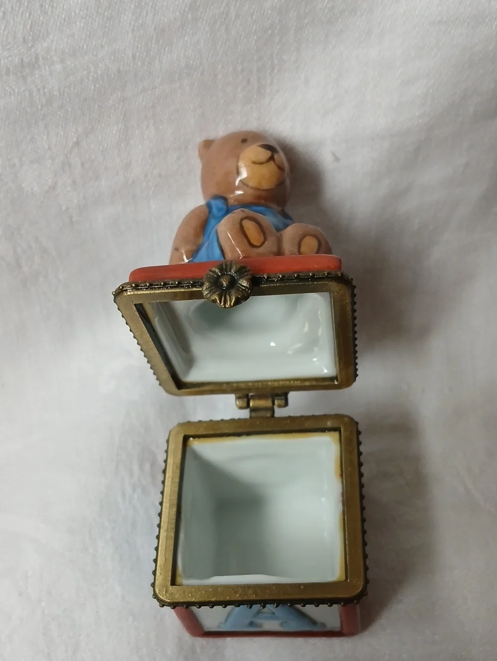 Small Porcelain Hinged Trinket Box With Teddy Bear Sitting On Alphabet Block 3